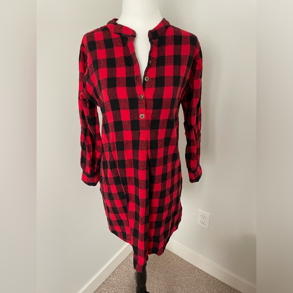 B Boutique by Evergreen Buffalo Plaid Print Tunic Sweater - Size Small